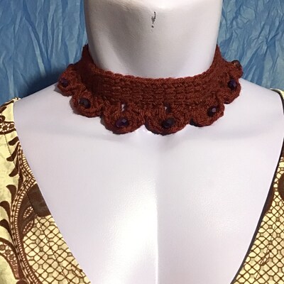 Burgundy choker 2025